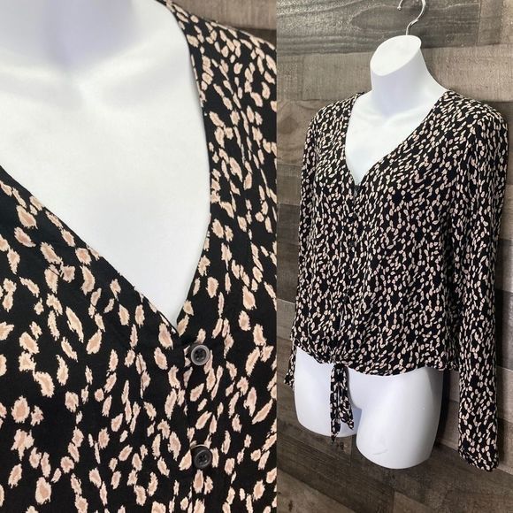 Cloth & Stone Knot Tie Button Down Top - Picture 4 of 10